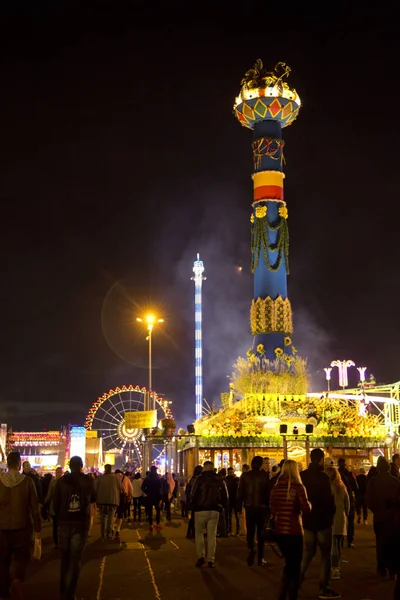 Volksfest in Stuttgart. Attraction. — Stock Photo, Image