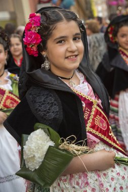 Murcia bahar festivali. Şehrin sokaklarında Ulusal kostümleri alayı. 