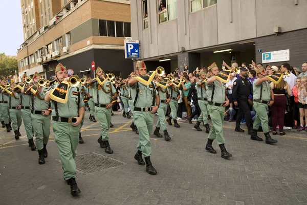 A körmenet a Nagyhét Malagában spanyolul őrségváltást katonák. — Stock Fotó