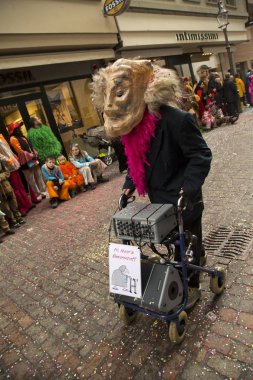 Geleneksel karnaval geçit karnaval maskesi .