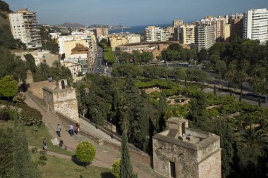 Malaga, Endülüs, İspanya. 15 Nisan 2017. Malaga Alcazaba üzerinden Cityscape panoramik havadan görünümü.