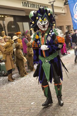 Luzern, İsviçre, 28 Şubat 2017. Geleneksel karnaval geçit karnaval maskesi .