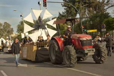Murcia, İspanya, 18 Nisan 2017. Murcia bahar festivali. Şehrin sokaklarında Ulusal kostümleri alayı. 