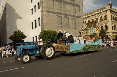Murcia, İspanya, 18 Nisan 2017. Murcia bahar festivali. Şehrin sokaklarında Ulusal kostümleri alayı. 