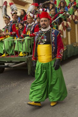 Alcoy, Alicante, İspanya. 22 Nisan 2017. Festival Moors ve Hıristiyanlar. Şehir Merkezi aracılığıyla Mart.