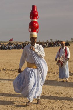 DOUZ, TUNISIA. 20 Aralık 2018 'de. Douz, Tunus 'ta Sahra Festivali.