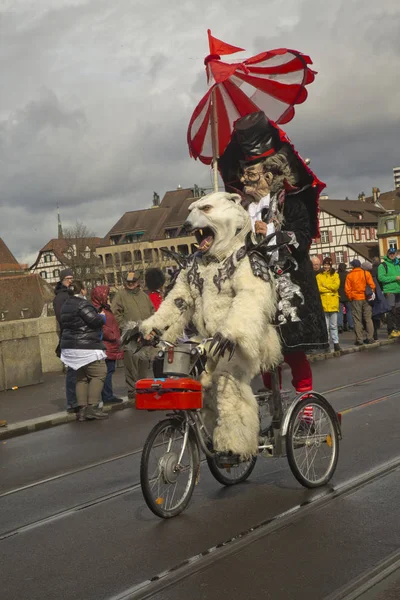 Basel Switzerland March 2019 瑞士巴塞尔传统的狂欢节面具游行 — 图库照片