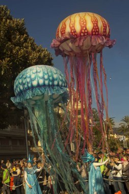 MENTON, FRANCE, 24 Şubat 2019. Menton, Fransa 'daki Limon Festivali' nin geleneksel karnaval geçidi..