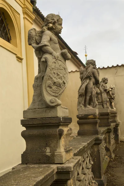 Praga Repubblica Ceca Dicembre 2018 Statue Angeli Accanto Loreta Praga — Foto Stock