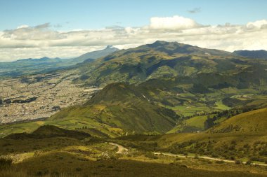 Quito, Ekvador 'da manzara ve dağlık arazi.