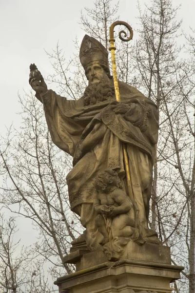 Praag Tsjechië December 2018 Het Standbeeld Van Augustinus Karelsbrug Praag — Stockfoto