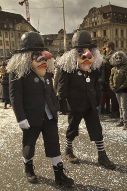 BASEL, SWitzerland, 11 Mart 2019. İsviçre, Basel 'deki geleneksel karnaval maskeleri geçit töreni..