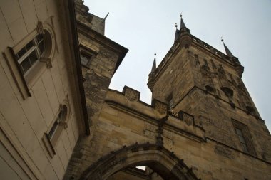 PRAG, CZECH Cumhuriyet, 31 ARALIK 2018. Çek Cumhuriyeti Prag 'daki Charles Köprüsü Kulesi.