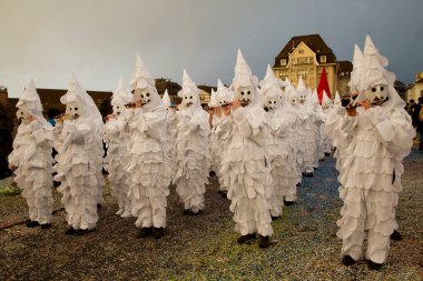 BASEL, SWitzerland, 11 Mart 2019. İsviçre, Basel 'deki geleneksel karnaval maskeleri geçit töreni..
