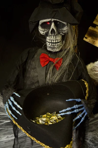 Stuttgart Alemania 31 De Octubre De 2018 Celebracion De Halloween En El Zoologico Wilhelma De Stuttgart Alemania Fantasia Terrible Stock Photo 321189550