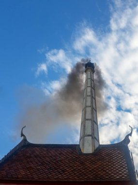 Siyah duman ile Tay oranın