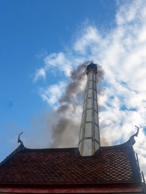 Siyah duman ile Tay oranın