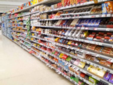 Arkaplan için süpermarket Koridoru ve Raflar bulanık