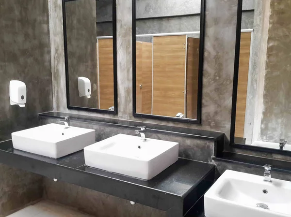 El yıkama için ticari banyo