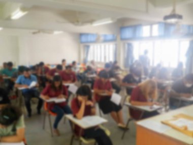 Cevap yazma okul veya üniversite öğrencileri bulanıklık