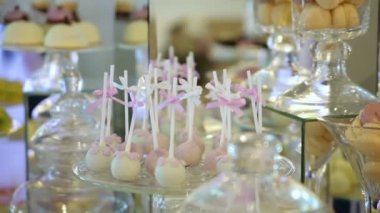 Lezzetli düğün resepsiyonu, tatlı masası.