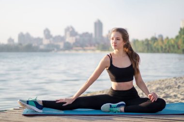 Açık olarak Egzersiz Egzersizler sırasında Finesse kadın aittir 