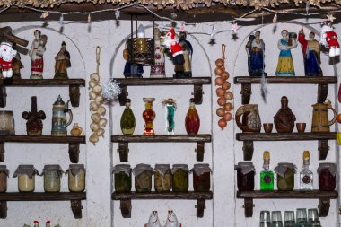 Ukraynalı kırsal tarzı mutfak köy iç dekorasyonu ile bir