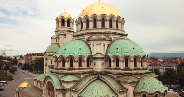Bulgaristan Sofya Şehir Merkezi Ndeki Alexander Nevsky Katedraline Hava Görüntüsü — Stok video