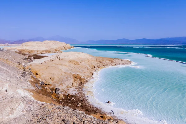 アッサル湖の塩の表面への素晴らしい眺め ジブチ — ストック写真