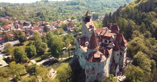 Aerial View Bran Dracula Κάστρο Στο Μπράσοφ Της Ρουμανίας — Αρχείο Βίντεο