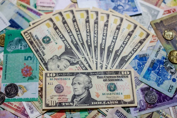 Moscú Rusia Abril 2020 Cien Dólares Estadounidenses Billetes Diez Dólares — Foto de Stock