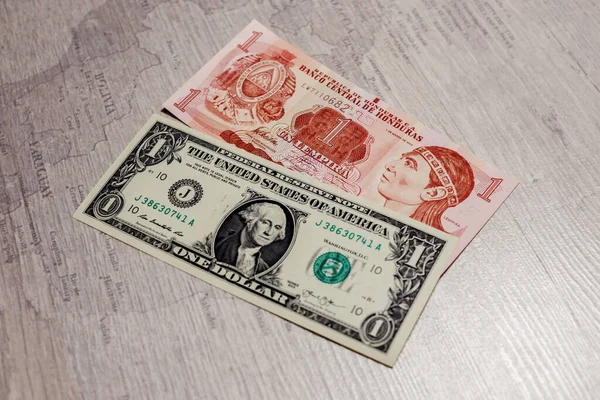 Moskva Ryssland April 2020 Amerikansk Dollar Med Olika Honduranska Lempira — Stockfoto