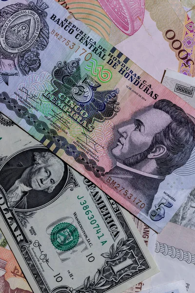 Moscú Rusia Abril 2020 Dólar Estadounidense Con Diferentes Billetes Lempira — Foto de Stock