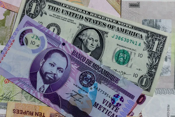 Moskou Rusland April 2020 Een Amerikaanse Dollar Met Verschillende Mosambique — Stockfoto