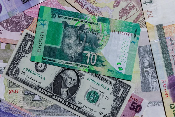 Moscú Rusia Abril 2020 Dólar Estadounidense Con Diferentes Billetes Rand — Foto de Stock