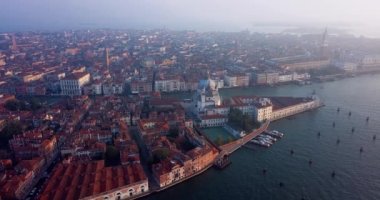 4K Görüntü eğer Sunrise View San Marco Meydanı, Venedik Şehir Merkezi, İtalya
