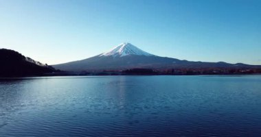 4K Görüntüler Mavi Gök ve Gündoğumu Japonya 'nın kutsal Fuji Dağı' nda