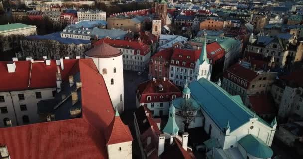 Footage Aerial View Farverige Tage Gamle Bygninger Riga Old Town – Stock-video