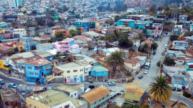 Valparaiso, Şili 'nin Colofrul ve Parlak Binaları ve Caddelerine Hava Görünümü