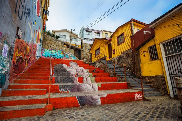 Valparaíso Chile Março 2020 Pintura Colorida Brilhante Nas Escadas Paredes — Fotografia de Stock