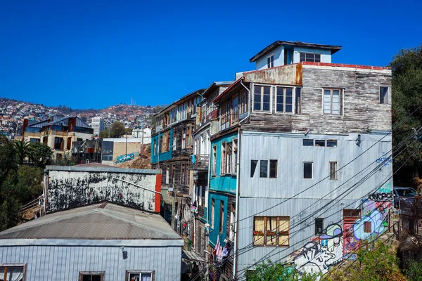 Valparaiso Chile Marca 2020 Panoramiczny Widok Wzgórza Górskie Kolorowymi Jasnymi — Zdjęcie stockowe