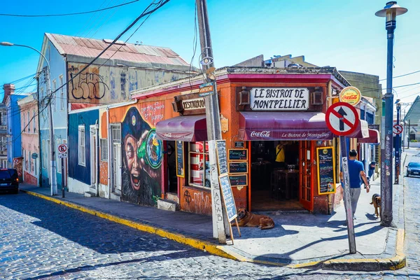 Valparaiso Şili Mart 2020 Çok Renkli Binalara Günlük Yaşam Görünümü — Stok fotoğraf