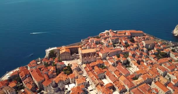 Hırvatistan Dubrovnik Kentindeki Hava Görüntüsü Eski Şehir Kalesi Kırmızı Çatı — Stok video