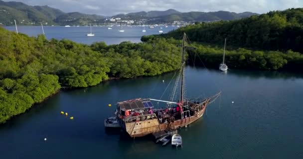 Images Vue Aérienne Baie Marina Martinique Avec Vieux Bateau Pirate — Video