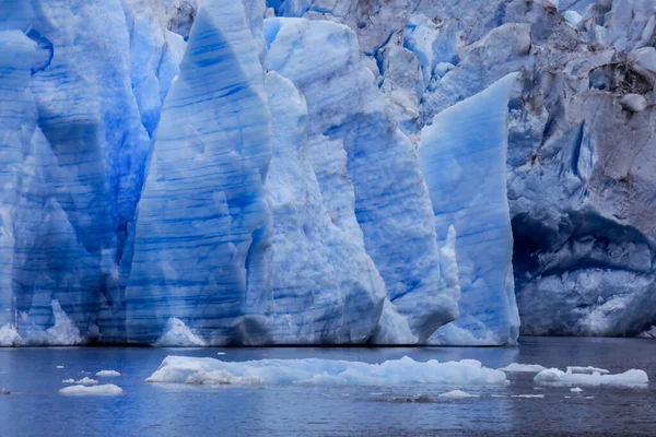 智利科迪勒德潘省附近的南巴塔哥尼亚冰原灰冰川近景 — 图库照片
