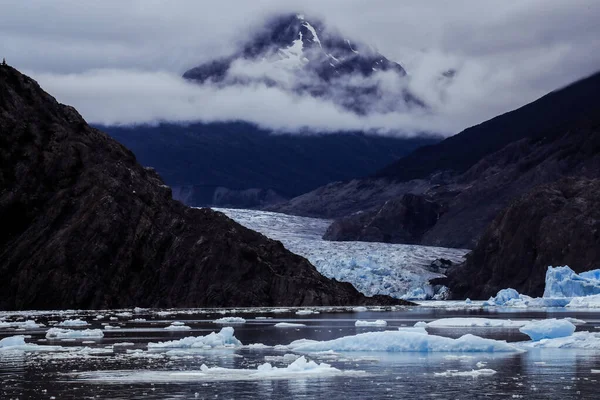 Kousek Ledu Jezeře Gray Blízkosti Šedého Ledovce Jižním Patagonském Ledovém — Stock fotografie