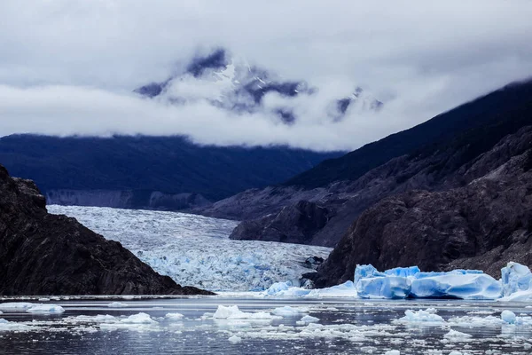 Kousek Ledu Jezeře Gray Blízkosti Šedého Ledovce Jižním Patagonském Ledovém — Stock fotografie