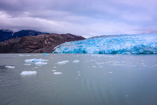 Isbiten Sjön Gray Nära Den Grå Glaciären Södra Patagoniens Isfält — Stockfoto