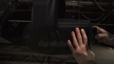 Adam sahne aydınlatma profesyonel ekipman, 4 k için bir halojen ampul değiştirme