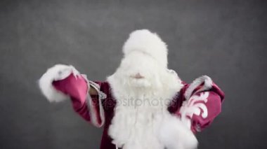 Dans ve şapkasını kayıp çılgın Noel Baba
